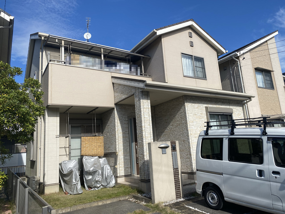 豊川市代田町 屋根カバー工事と高耐候外壁プランの施工例