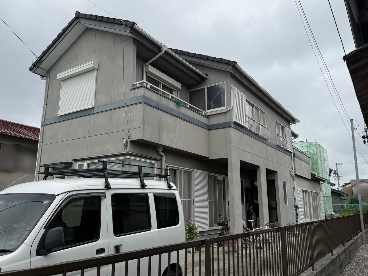 豊川市高見町 外壁塗替え事例【グレー系】