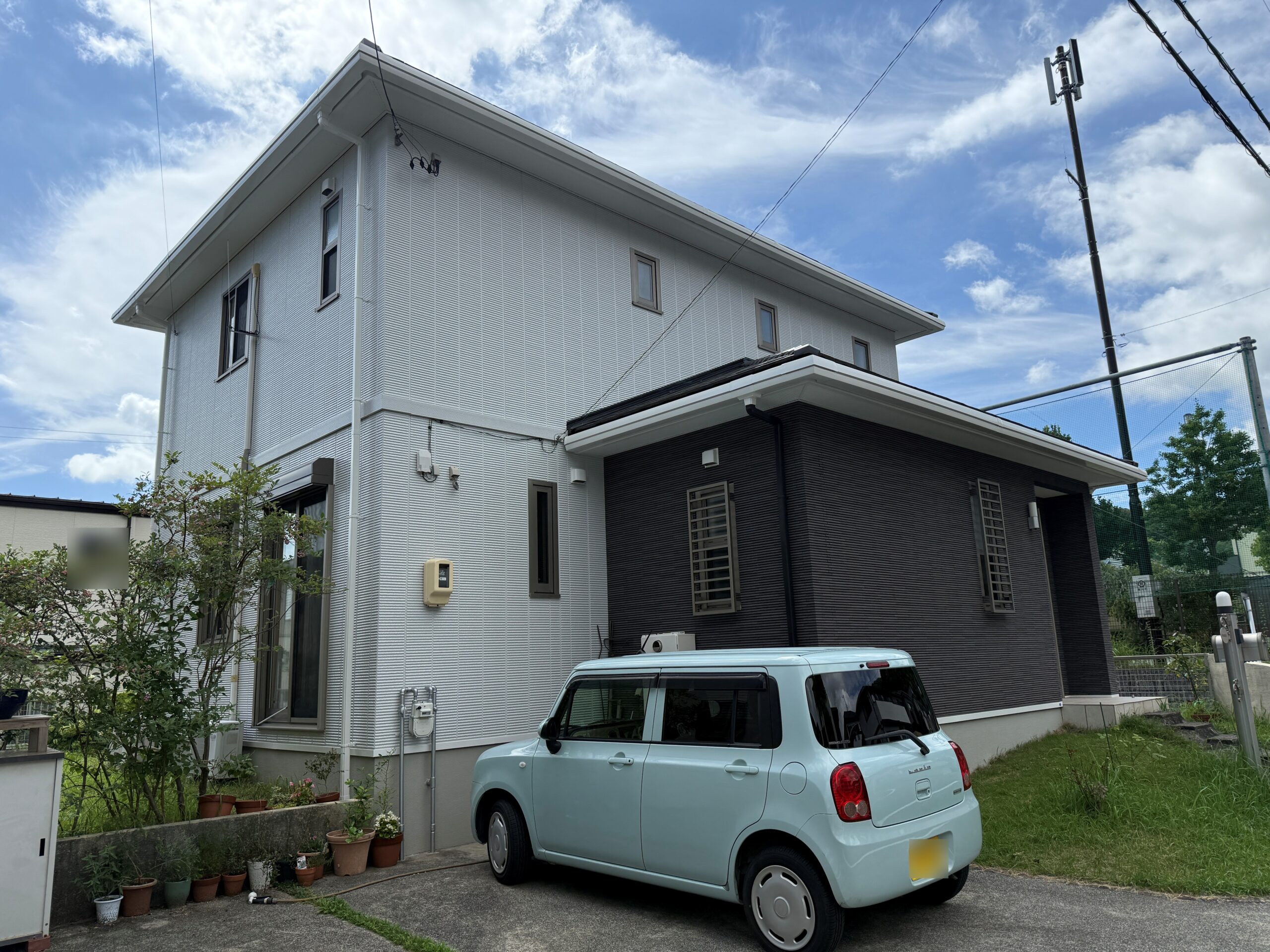 豊川市赤坂町 トヨタホームの外壁塗装 塗替え事例【グレー系】