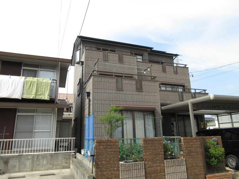 豊川市八幡町 ３階建て住宅の外壁ガイナと屋根は遮熱塗料を使用した塗替え工事