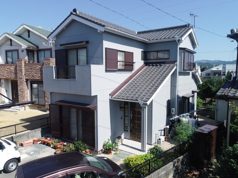 豊川市八幡町 茶系ベージュからシックなグレー系にイメージチェンジ！