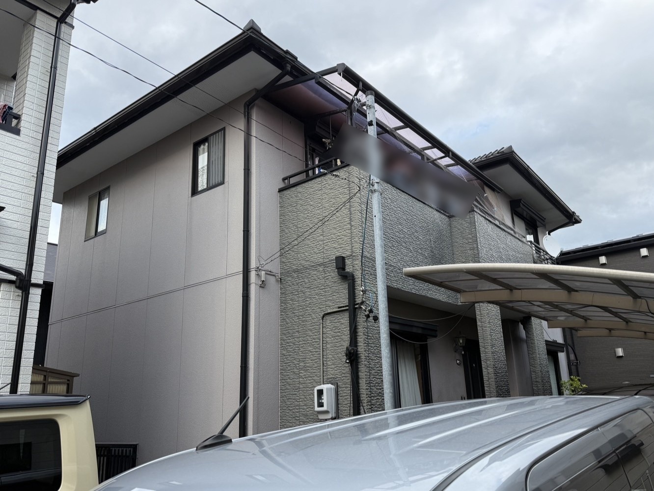 豊川市三蔵子町 外壁塗替え事例【多彩仕上げ/グレー系】