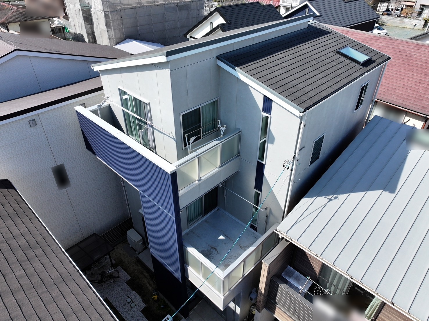 豊川市萩山町 屋根・外壁塗替え事例【ブルー/グレー系】