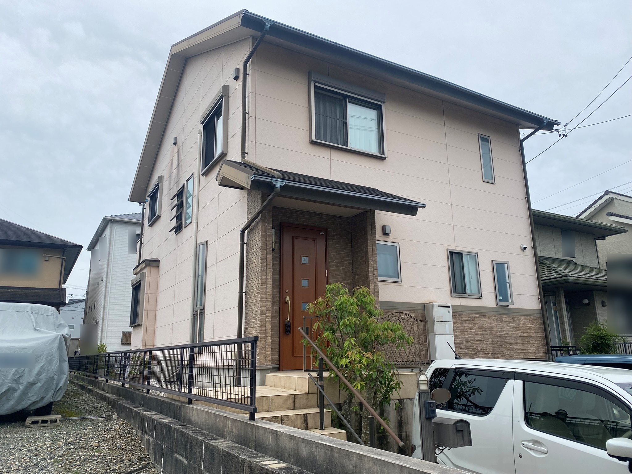 【豊川市平尾町】屋根カバー＋外壁塗装で長寿命に｜ブラウン系で落ち着いた外観へ