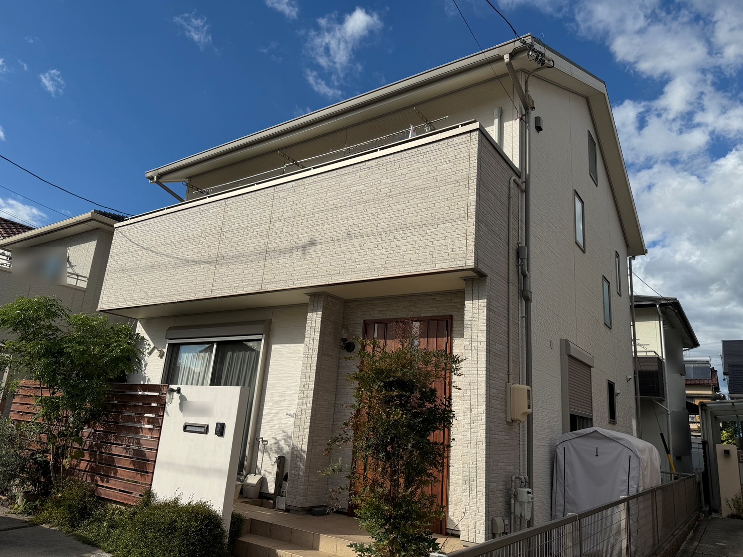 【豊川市代田町 屋根・外壁塗装】ガイナ採用｜ホワイト系外観に一新