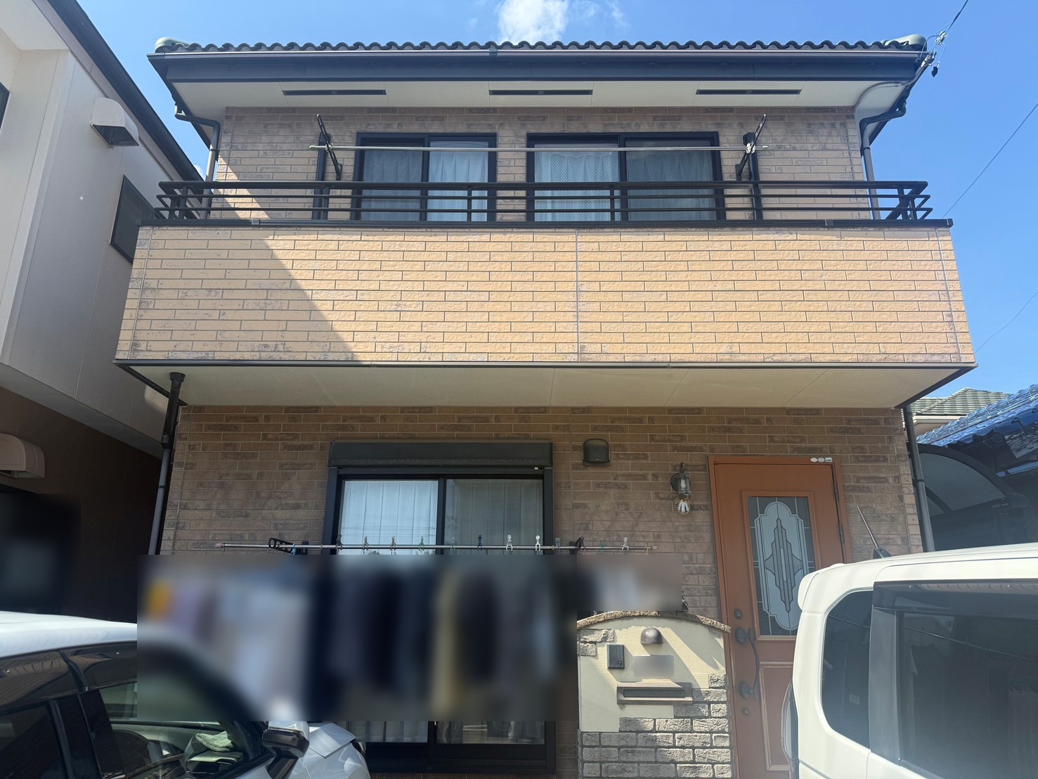 【豊川市古宿町】外壁塗装事例｜ガイナ採用で白×ブラウンの上品な外観に