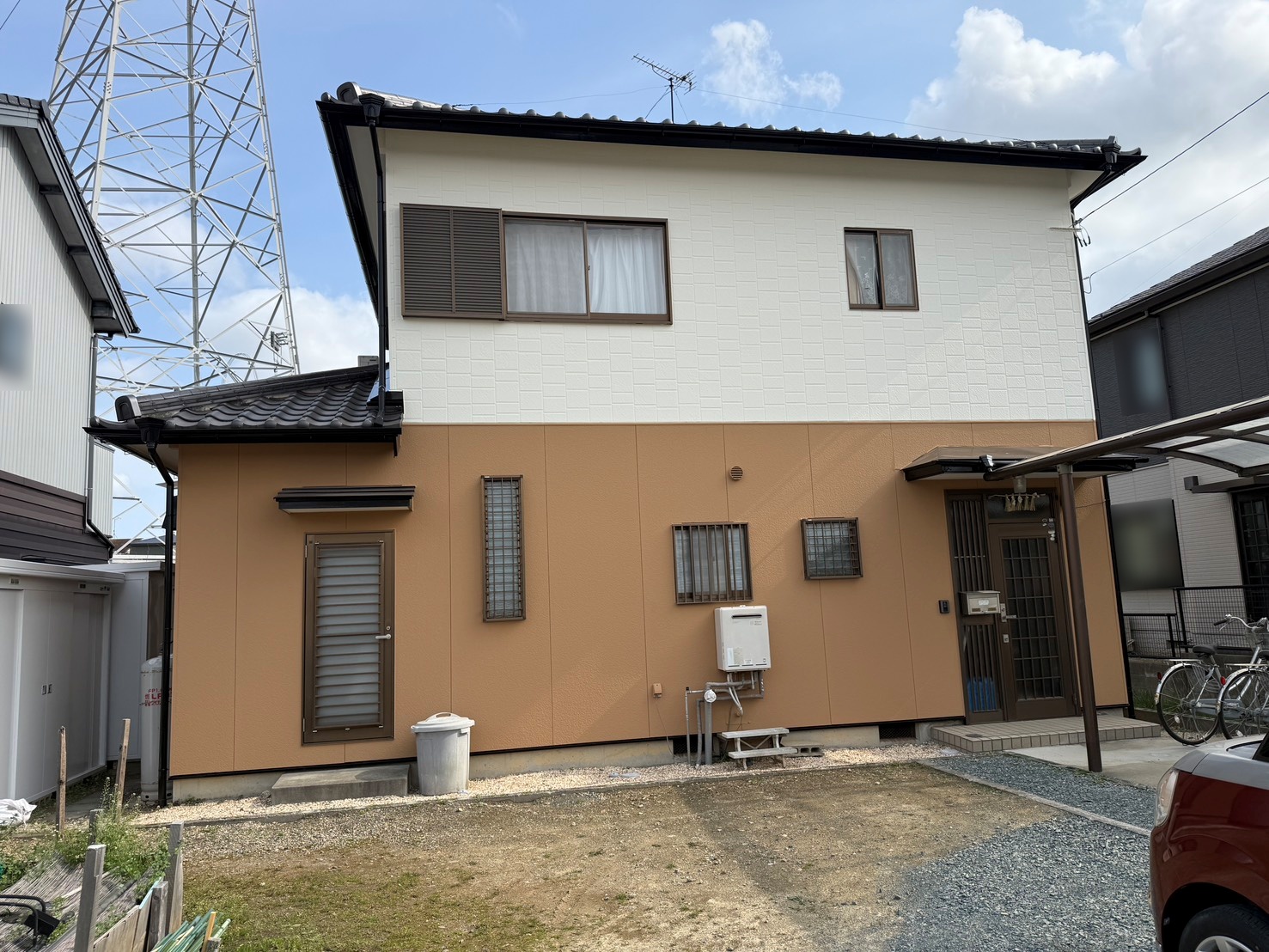 【豊川市蔵子 外壁塗装】ガイナで断熱性能アップ！ホワイト×ブラウンでおしゃれに一新