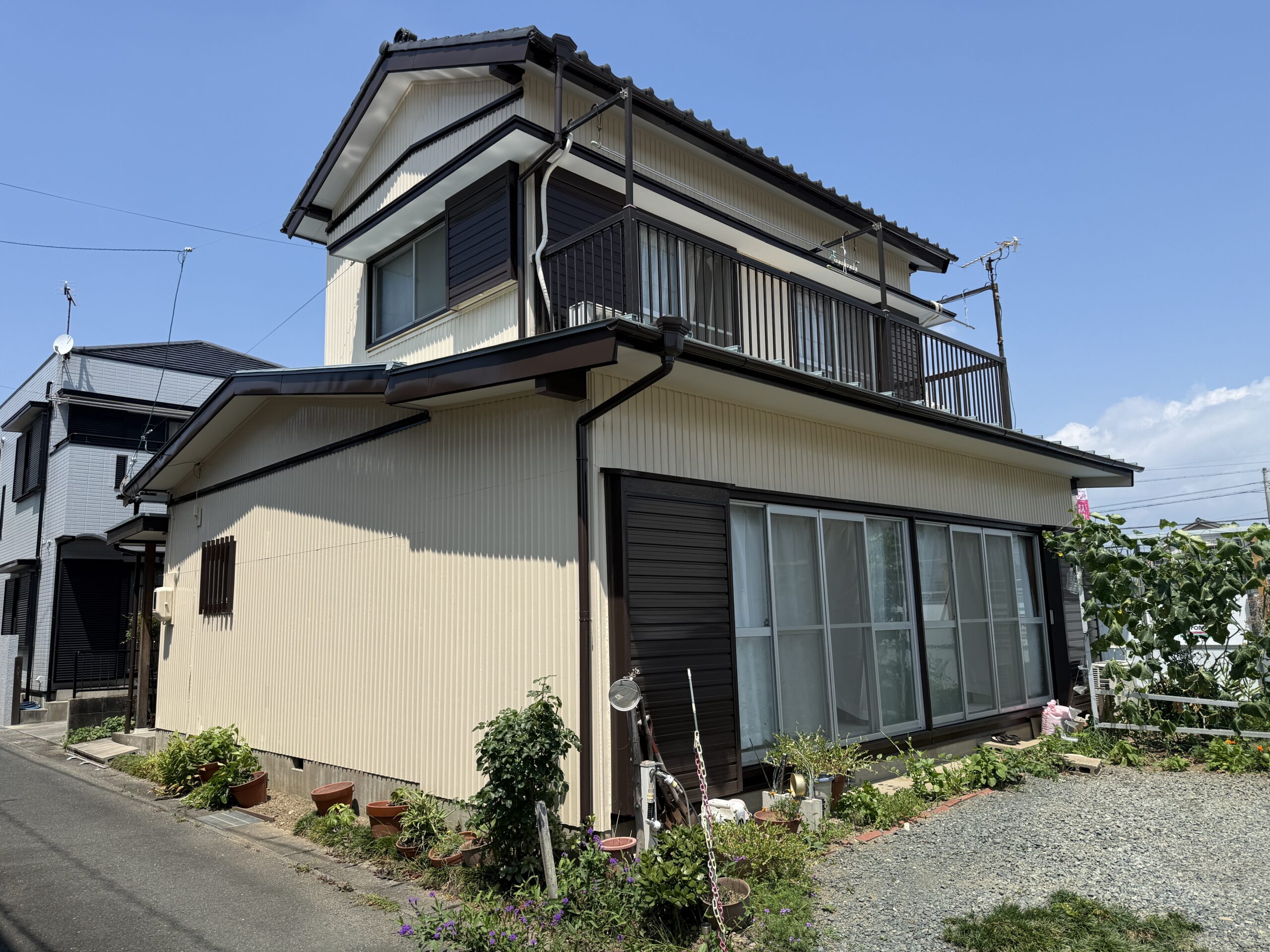 【豊川市西塚町　屋根・外壁塗装】 ベージュで上品に一新｜無機UVコートで長持ちする住まいへ