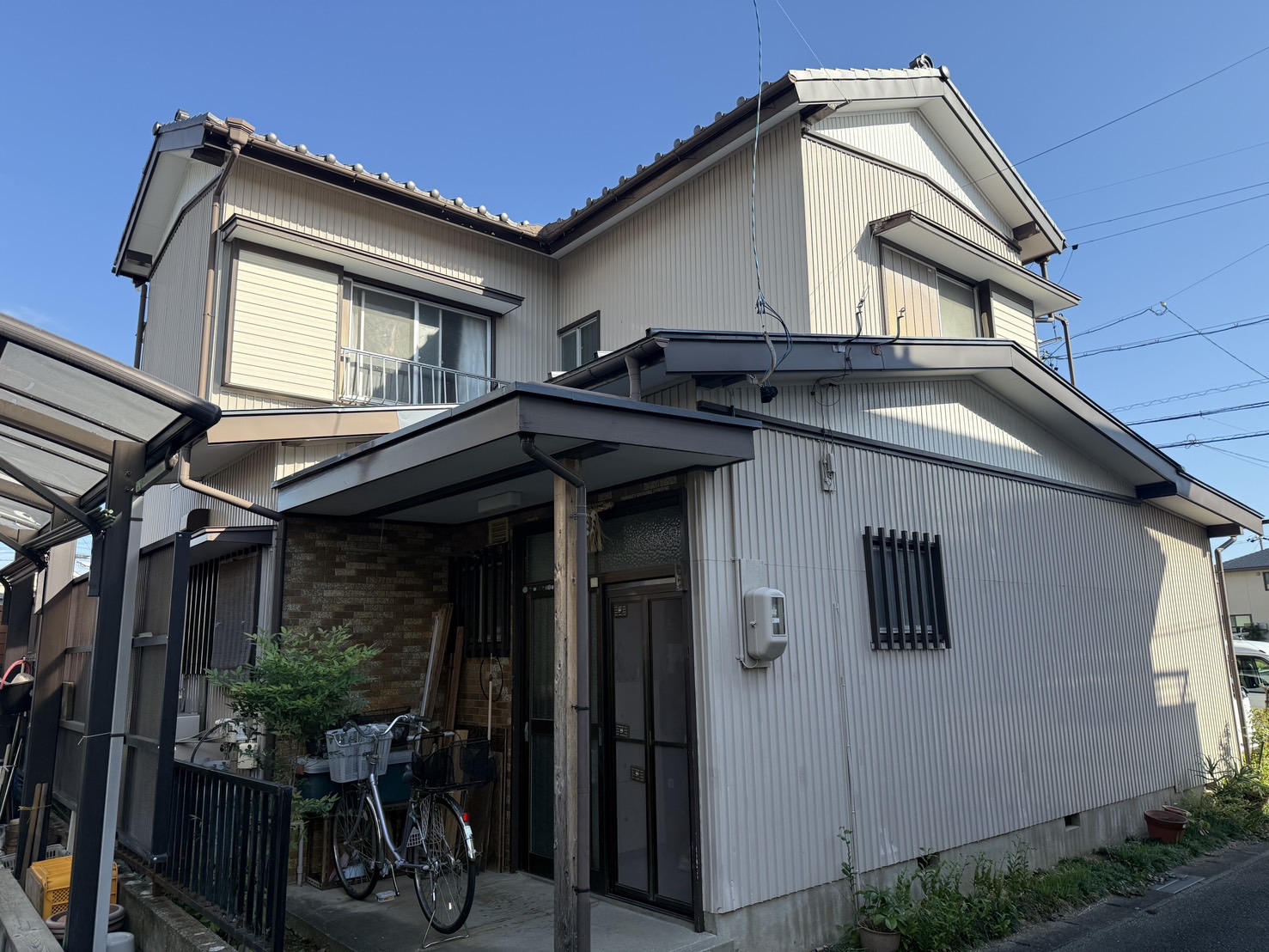 【豊川市西塚町 屋根・外壁塗装】ベージュで上品に一新｜無機UVコートで長持ちする住まいへ